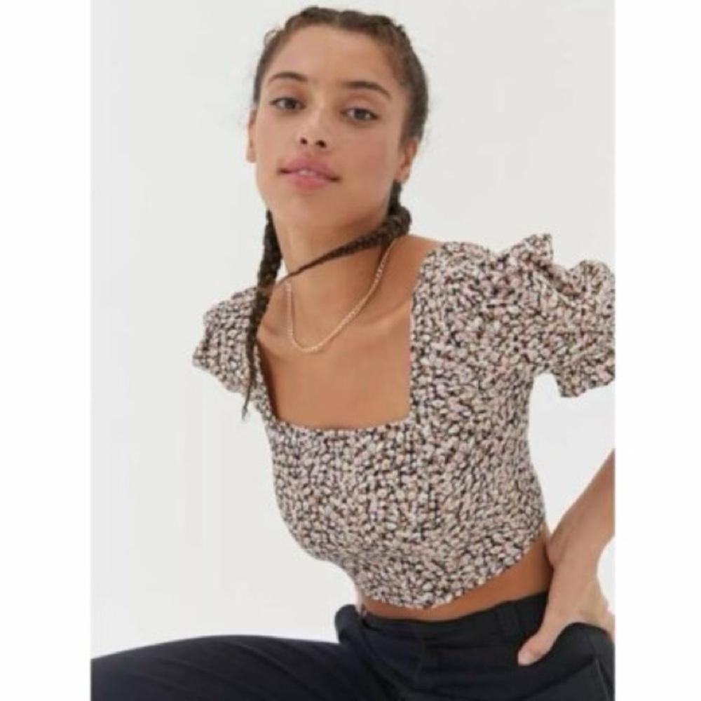 Urban Outfitters Floral Puff Sleeve Cropped Top EUC